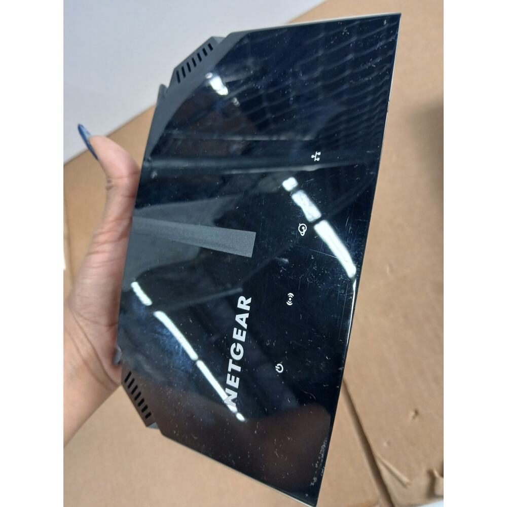 USED NETGEAR - AC1200 WiFi Router 1.2Gbps (R6120) - Picture 2 of 4